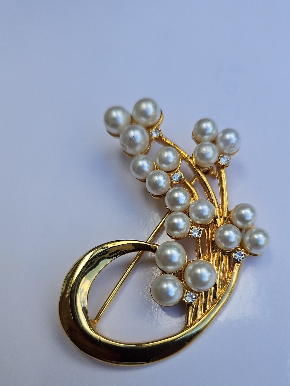Gold Pearl Cluster Brooch - Elegant Women’s Jewelry